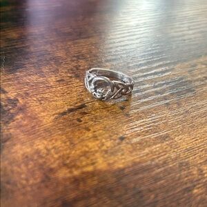 Elegant Silver Celtic Knot Ring